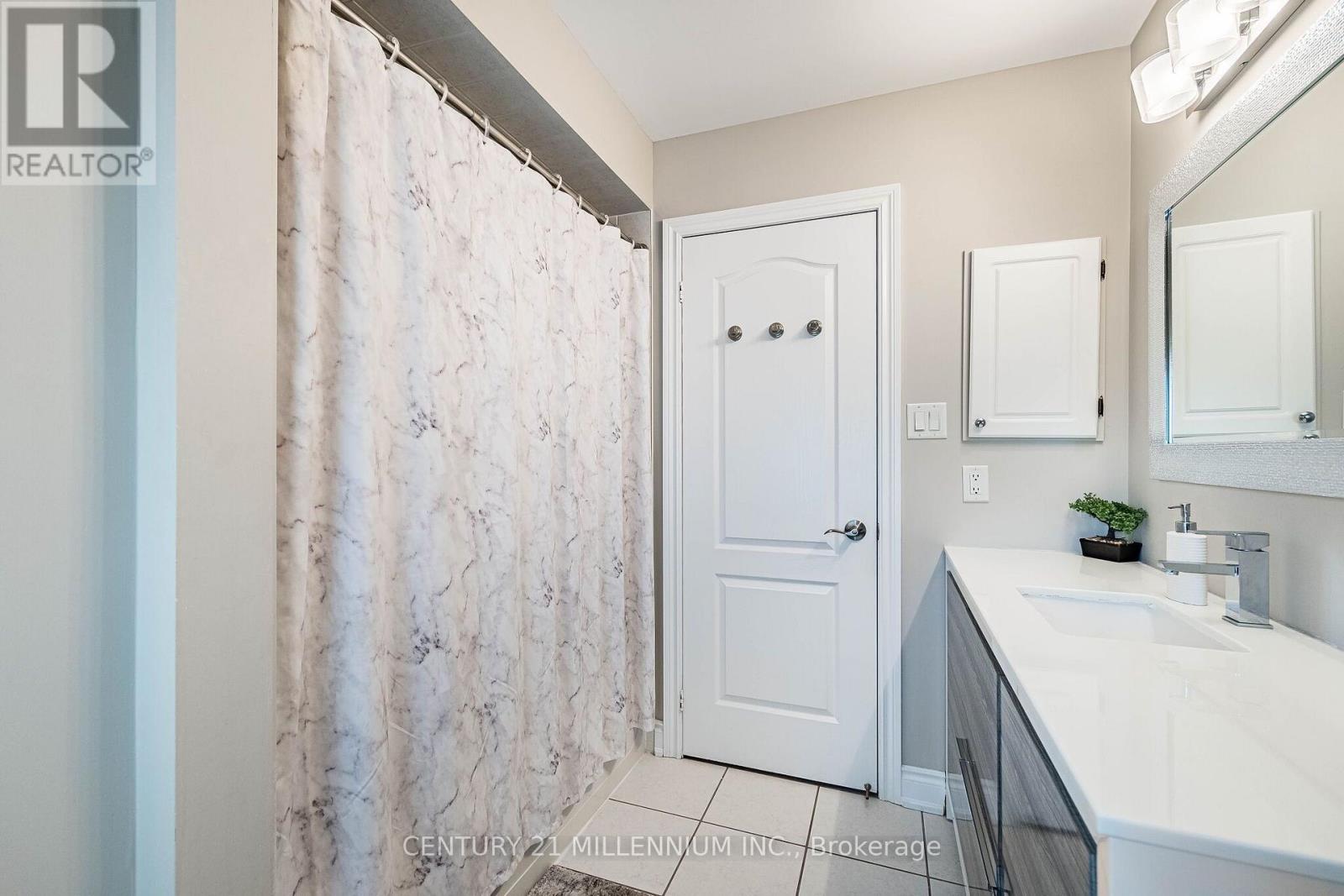 4 Belleville Drive, Brampton, Ontario  L6P 1V7 - Photo 38 - W13654008