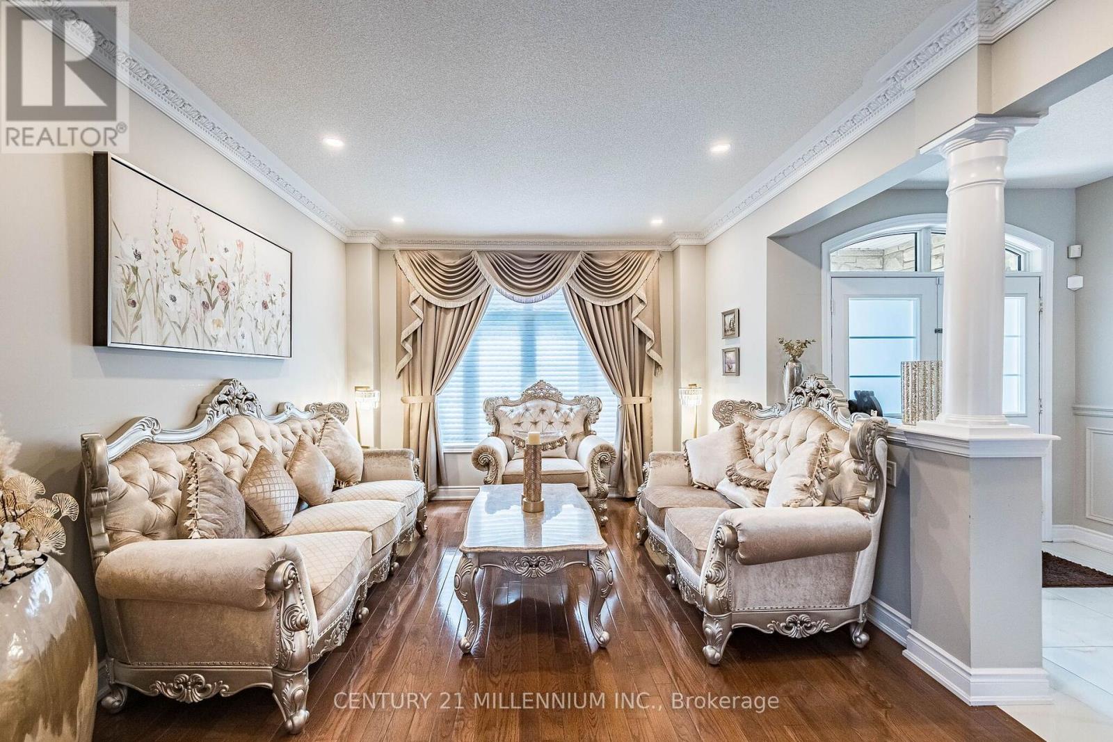 4 Belleville Drive, Brampton, Ontario  L6P 1V7 - Photo 7 - W13654008