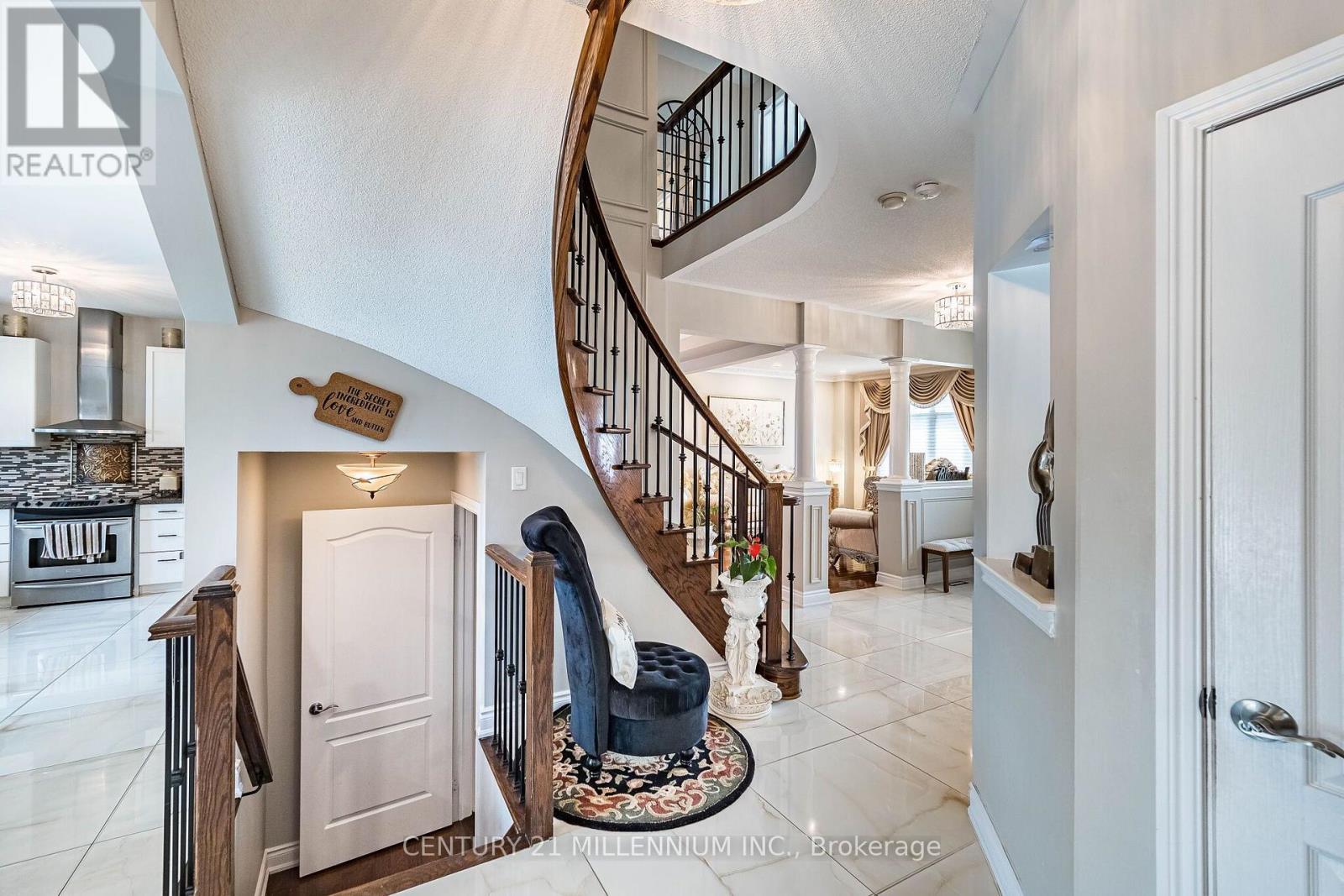 4 Belleville Drive, Brampton, Ontario  L6P 1V7 - Photo 8 - W13654008