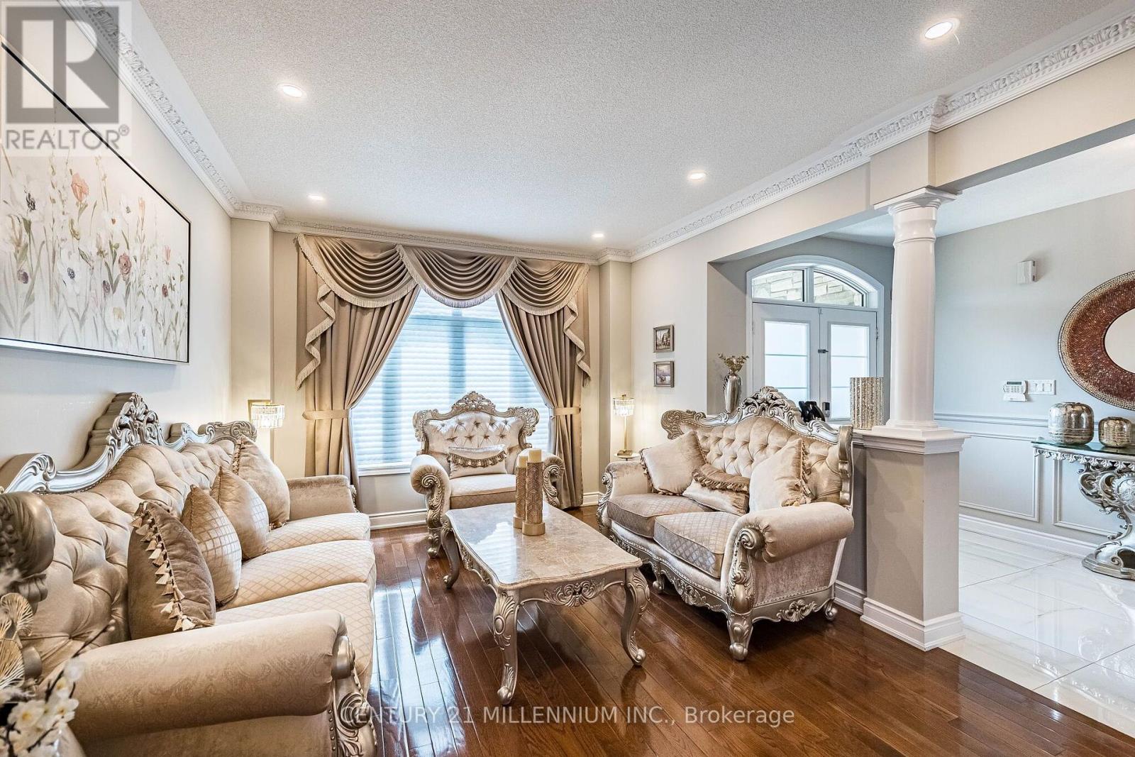 4 Belleville Drive, Brampton, Ontario  L6P 1V7 - Photo 9 - W13654008