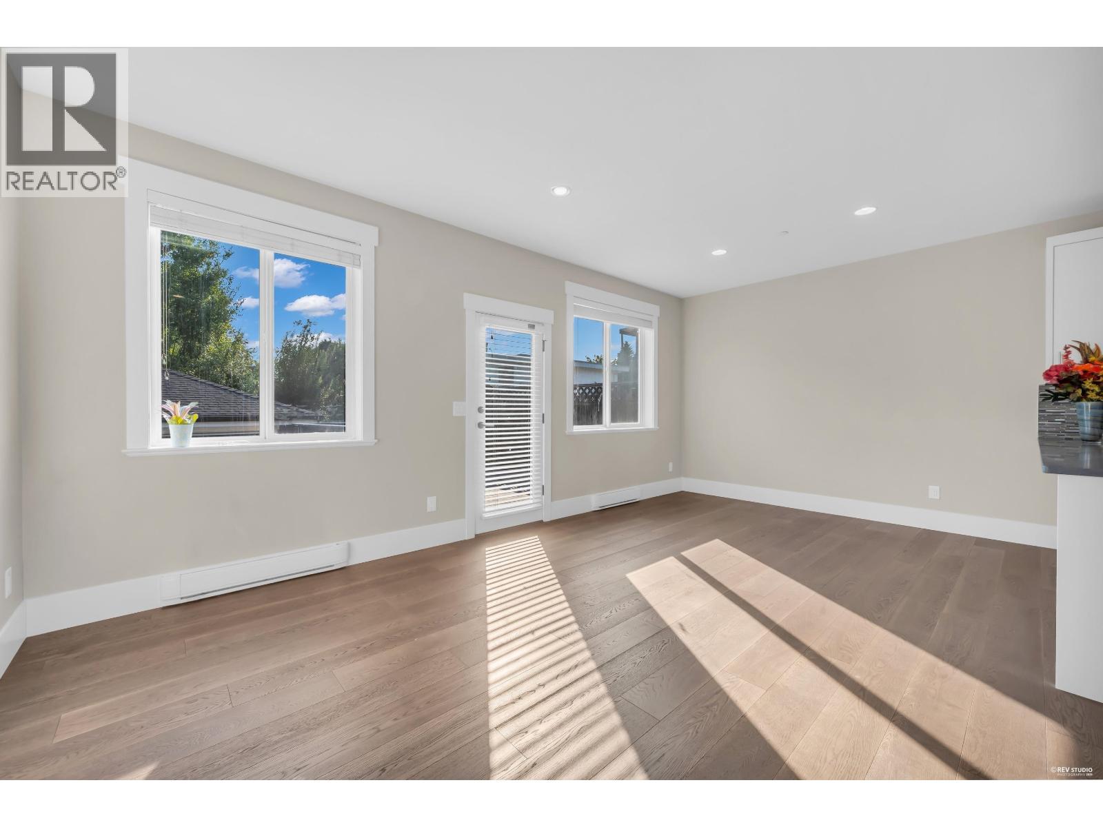 610 Thirteenth Street, New Westminster, British Columbia V3M 4M2 - Photo 15 - R3153850