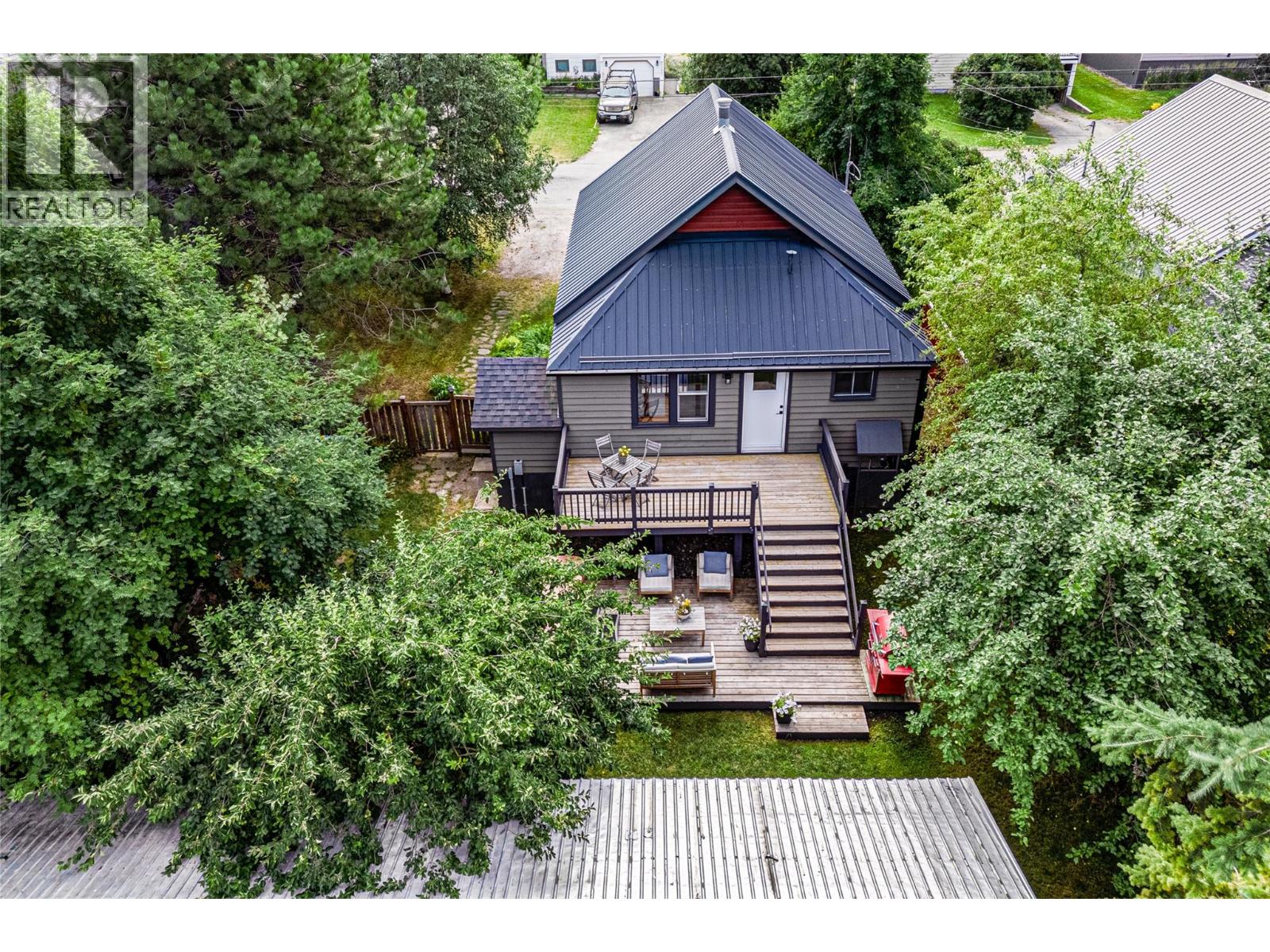 1161 10th Avenue, Fernie, British Columbia  V0B 1M5 - Photo 5 - 10396875