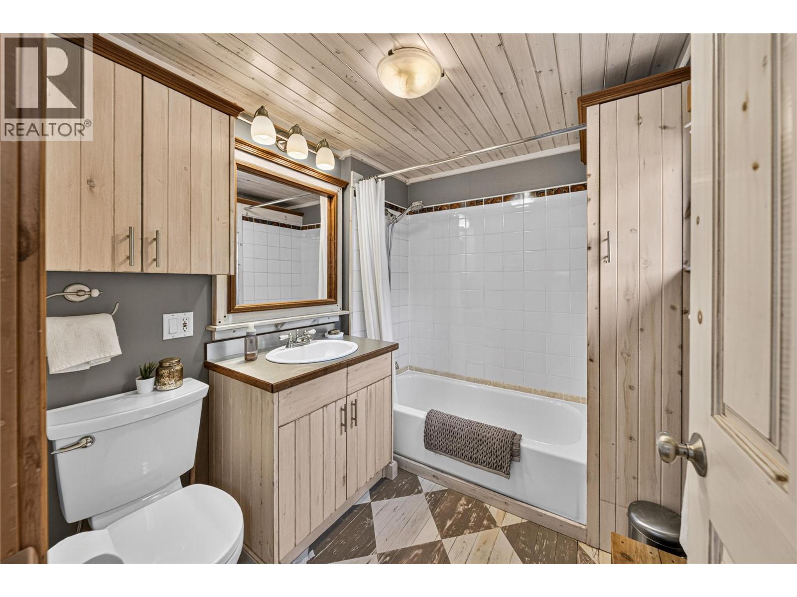 1161 10th Avenue, Fernie, British Columbia  V0B 1M5 - Photo 19 - 10396875