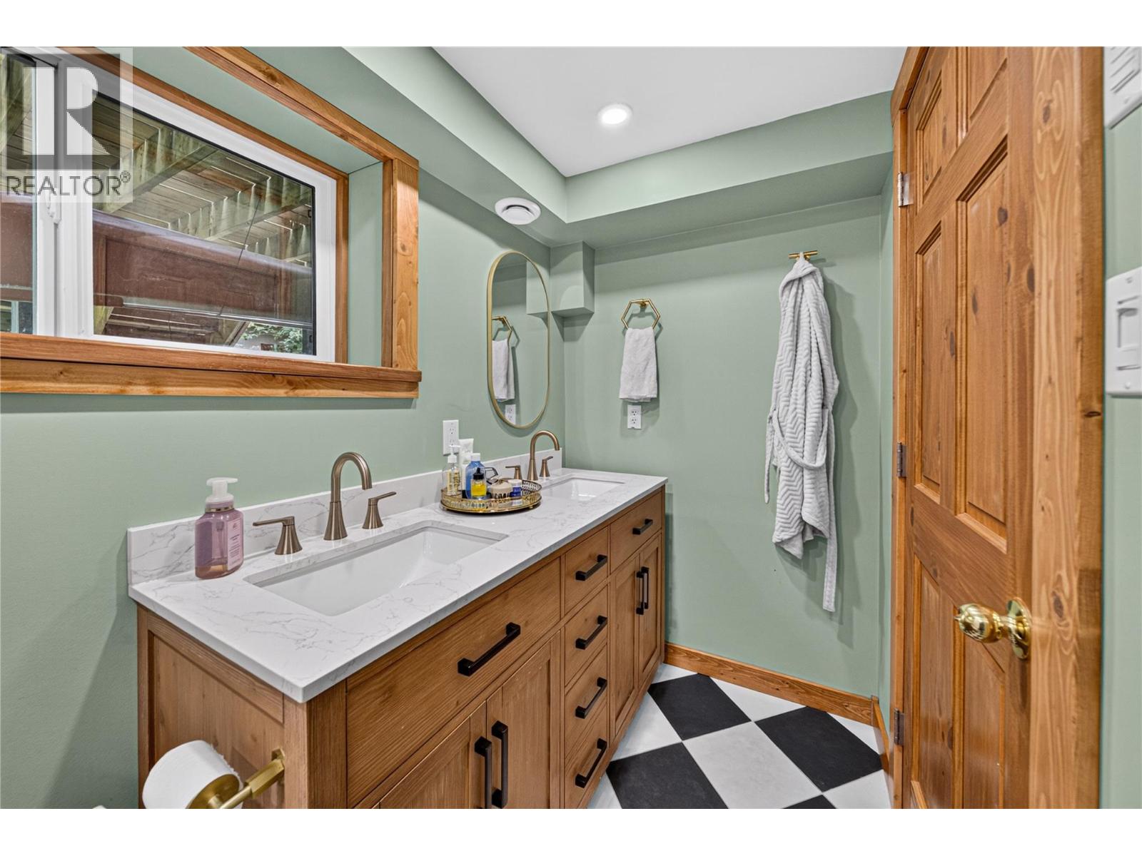 1161 10th Avenue, Fernie, British Columbia  V0B 1M5 - Photo 30 - 10396875
