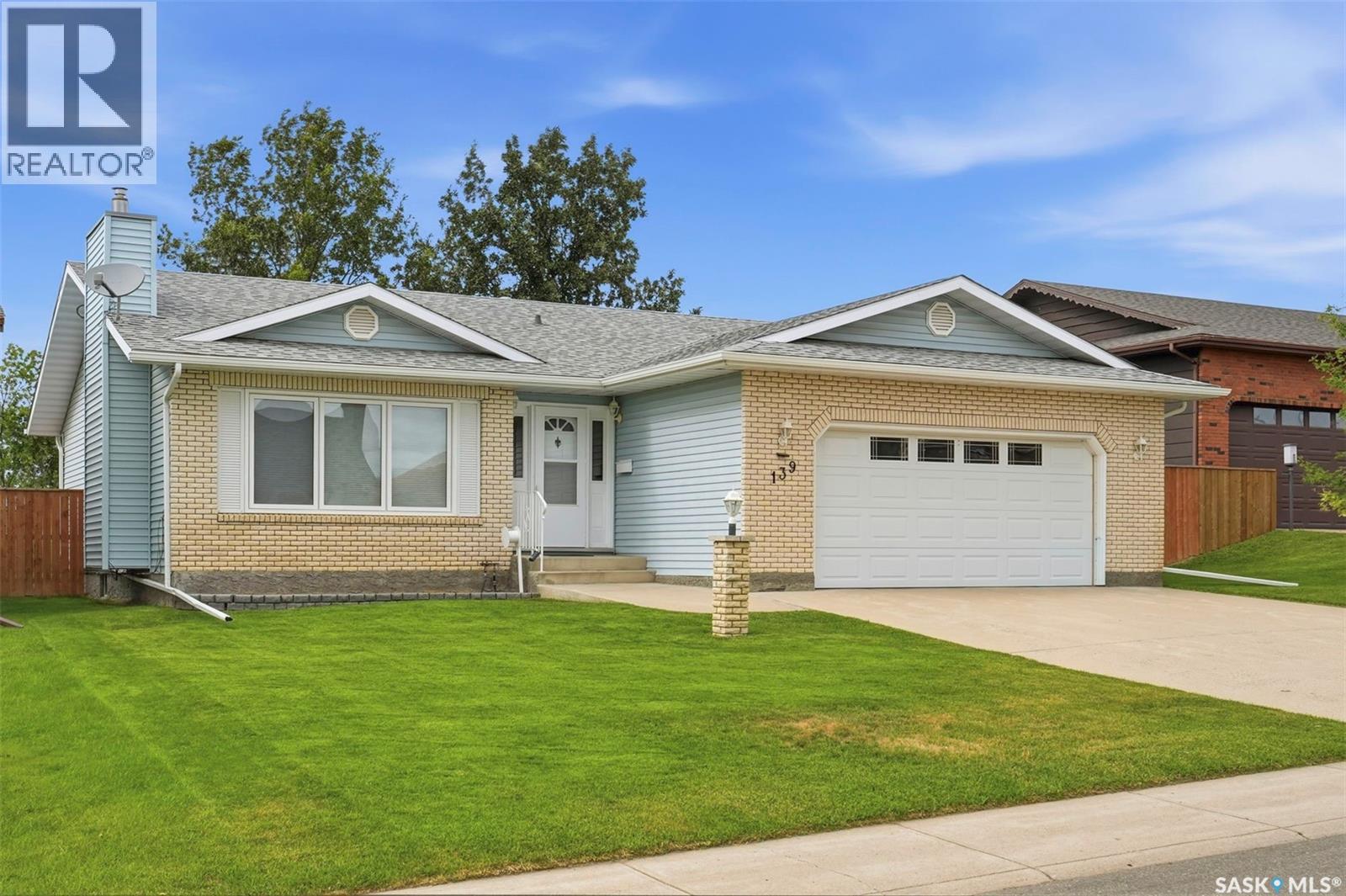 139 Wright Crescent, Biggar, Saskatchewan  S0K 0M0 - Photo 2 - SK045016