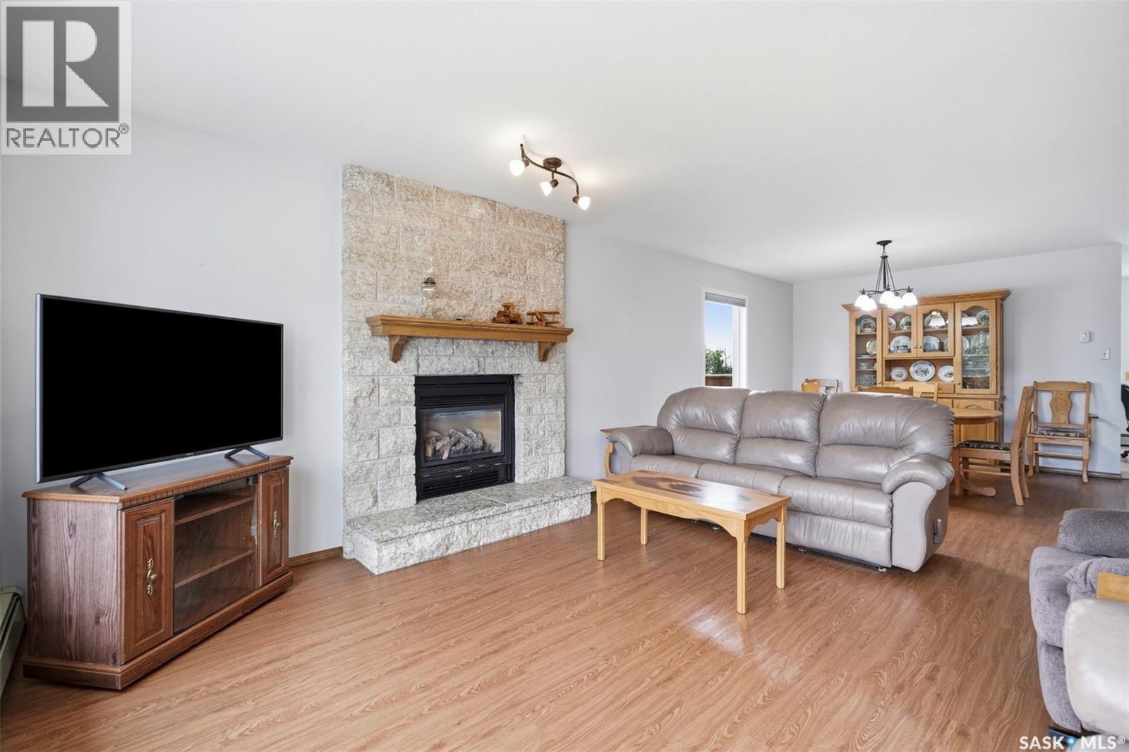 139 Wright Crescent, Biggar, Saskatchewan  S0K 0M0 - Photo 6 - SK045016