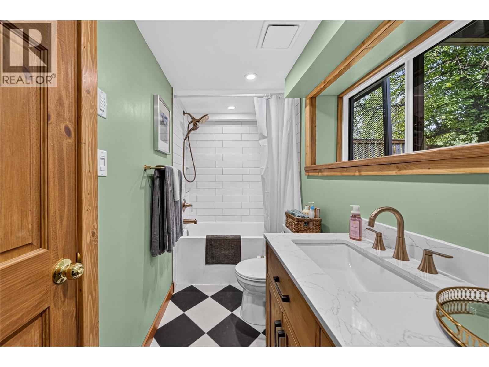1161 10th Avenue, Fernie, British Columbia  V0B 1M5 - Photo 31 - 10396875