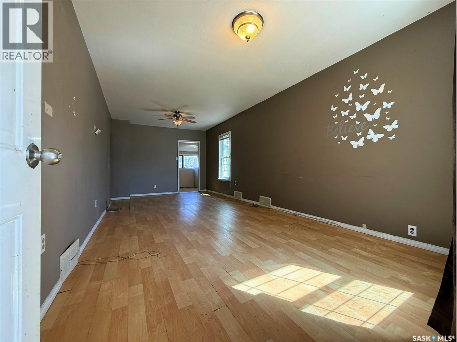 562 Athabasca Street W, Moose Jaw, Saskatchewan  S6H 2C6 - Photo 3 - SK044946
