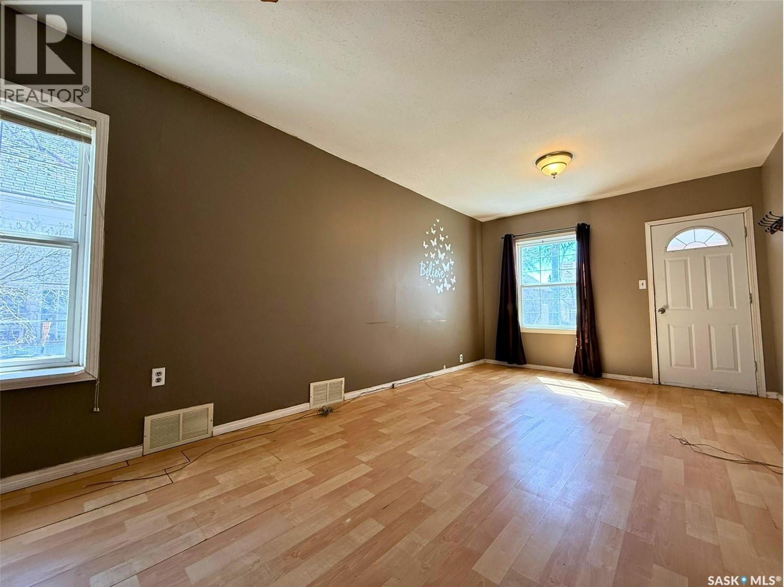 562 Athabasca Street W, Moose Jaw, Saskatchewan  S6H 2C6 - Photo 5 - SK044946