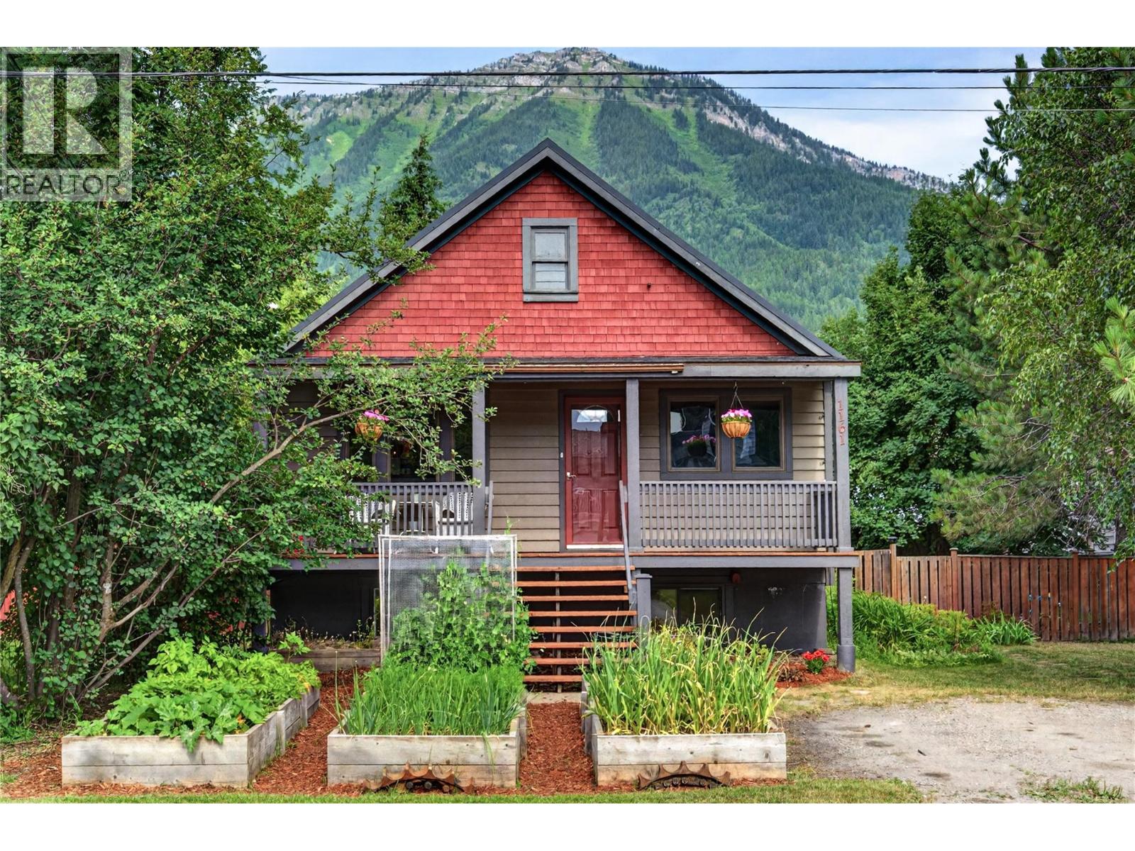 1161 10th Avenue, Fernie, British Columbia  V0B 1M5 - Photo 47 - 10396875
