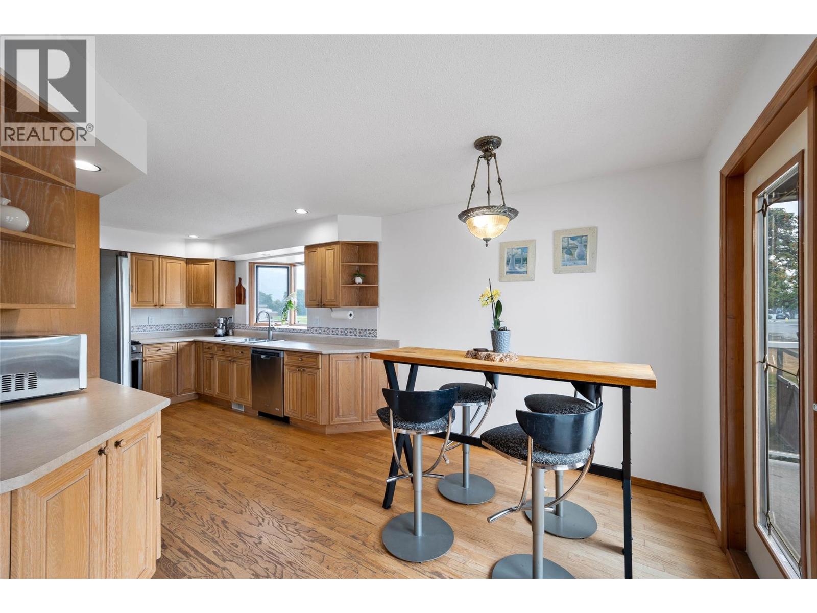 1670 Happyvale Avenue, Kamloops, British Columbia  V2B 4H2 - Photo 9 - 10396928