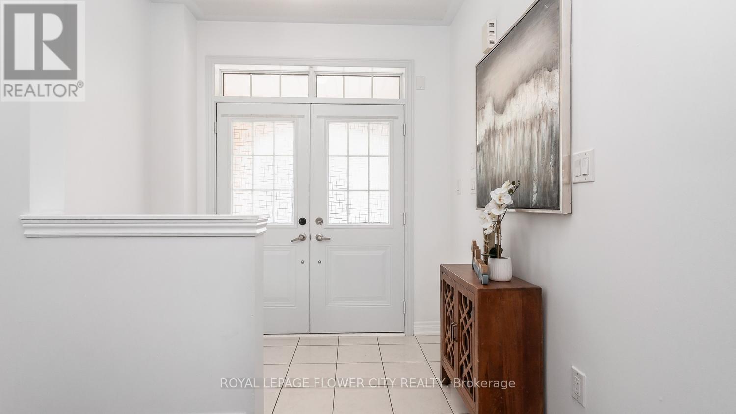 29 Backwater Trail, Brampton, Ontario  L7A 5C2 - Photo 2 - W13616944