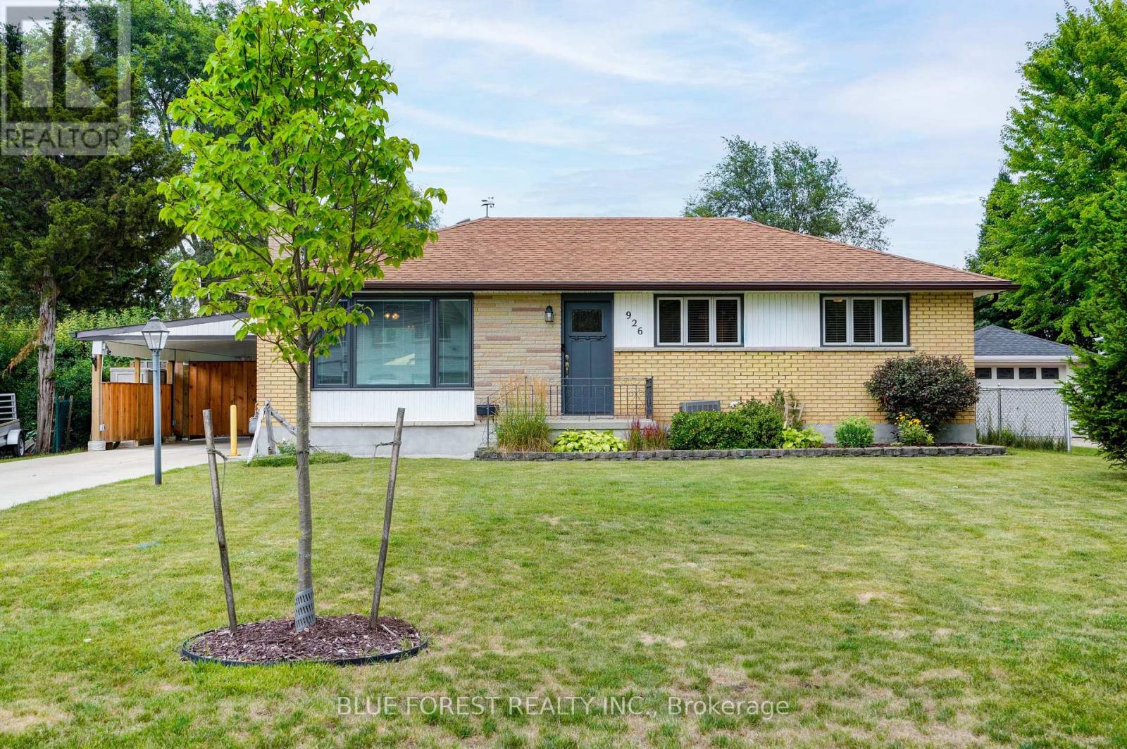 926 EAGLE CRESCENT, London South, Ontario
