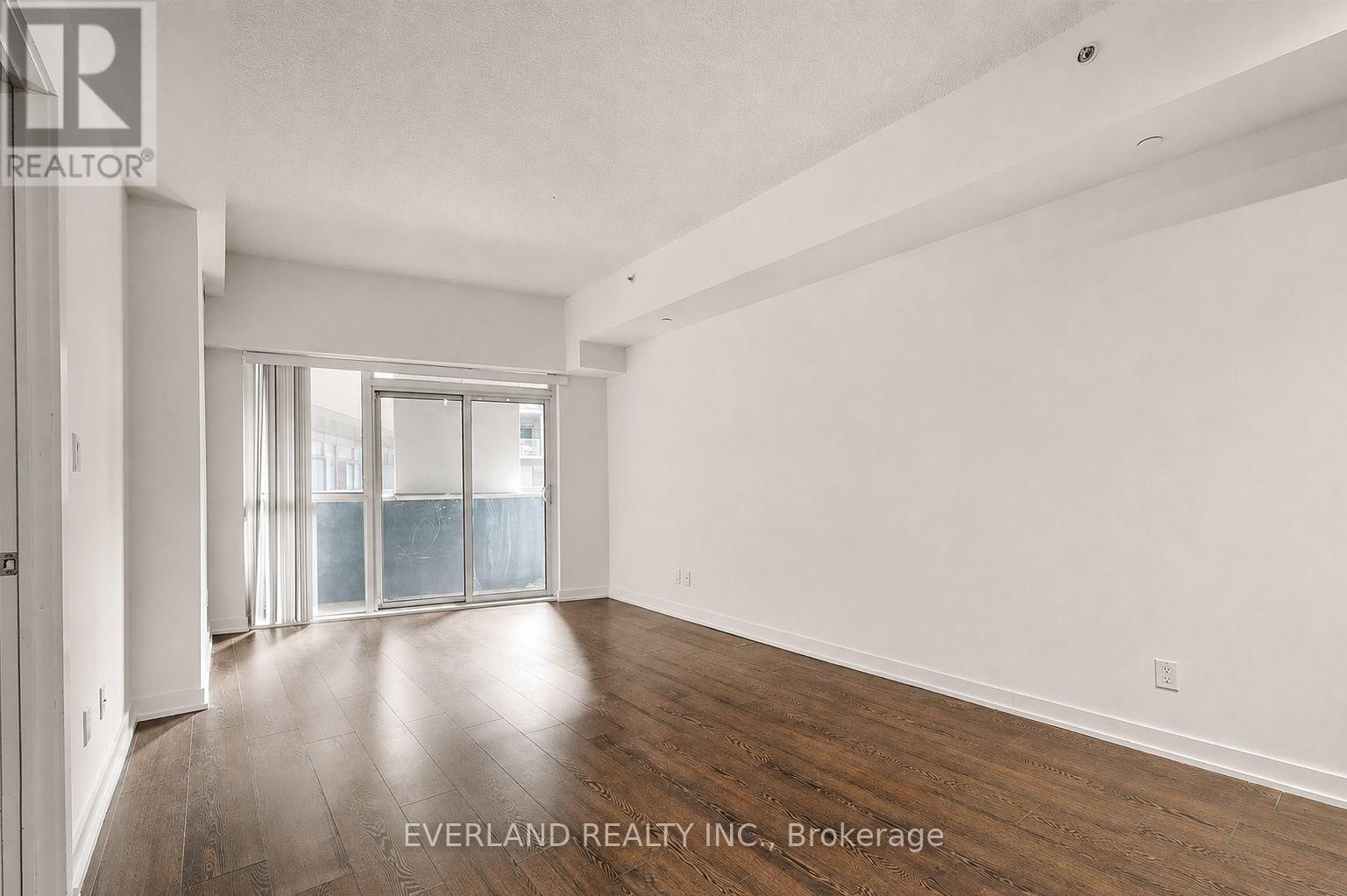 201 - 20 Bruyeres Mews, Toronto, Ontario M5V 0G8 - Photo 2 - C13653562