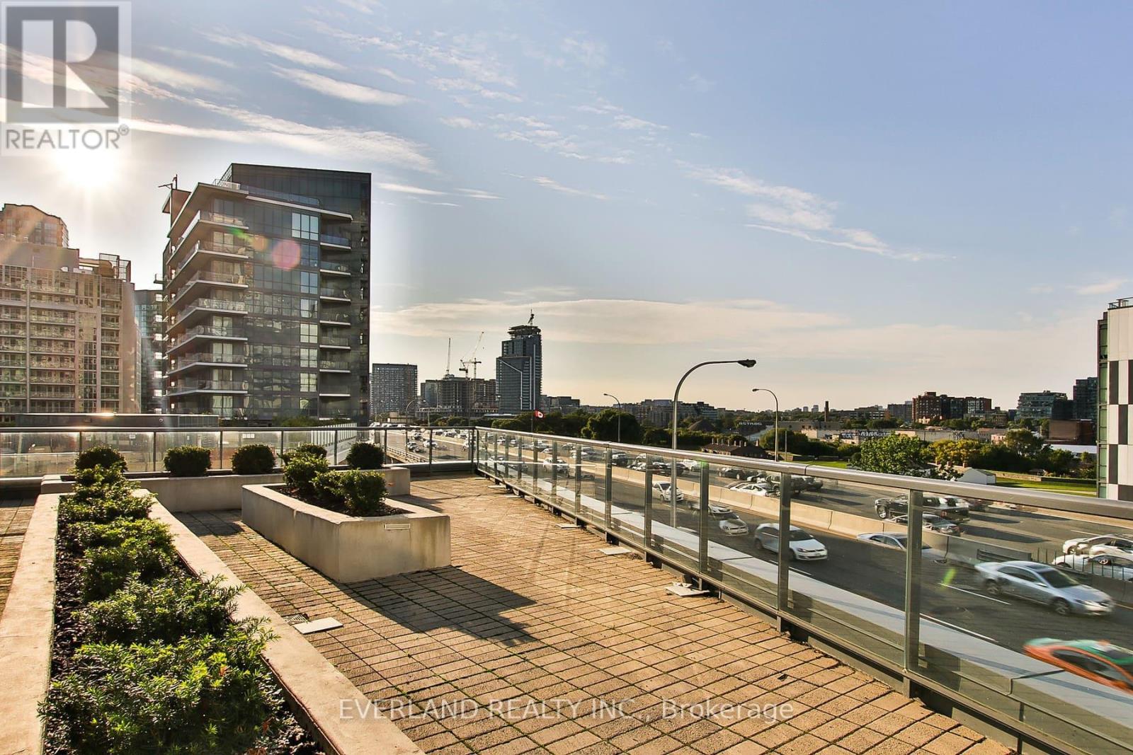 201 - 20 Bruyeres Mews, Toronto, Ontario M5V 0G8 - Photo 18 - C13653562