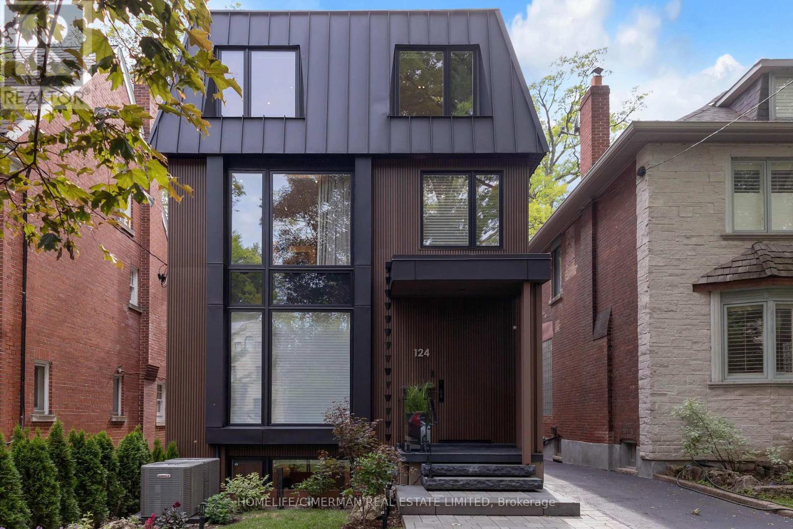 124 LYNDHURST AVENUE, Toronto, Ontario