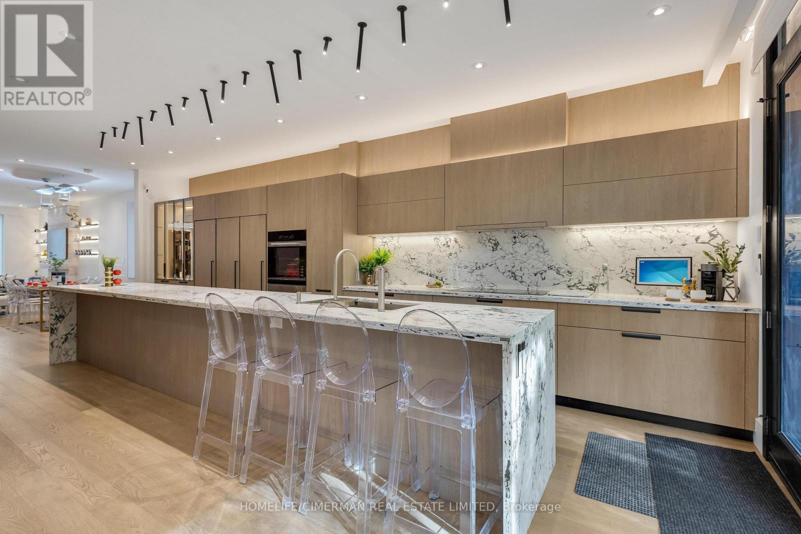 124 Lyndhurst Avenue, Toronto, Ontario  M5R 2Z9 - Photo 6 - C13535740