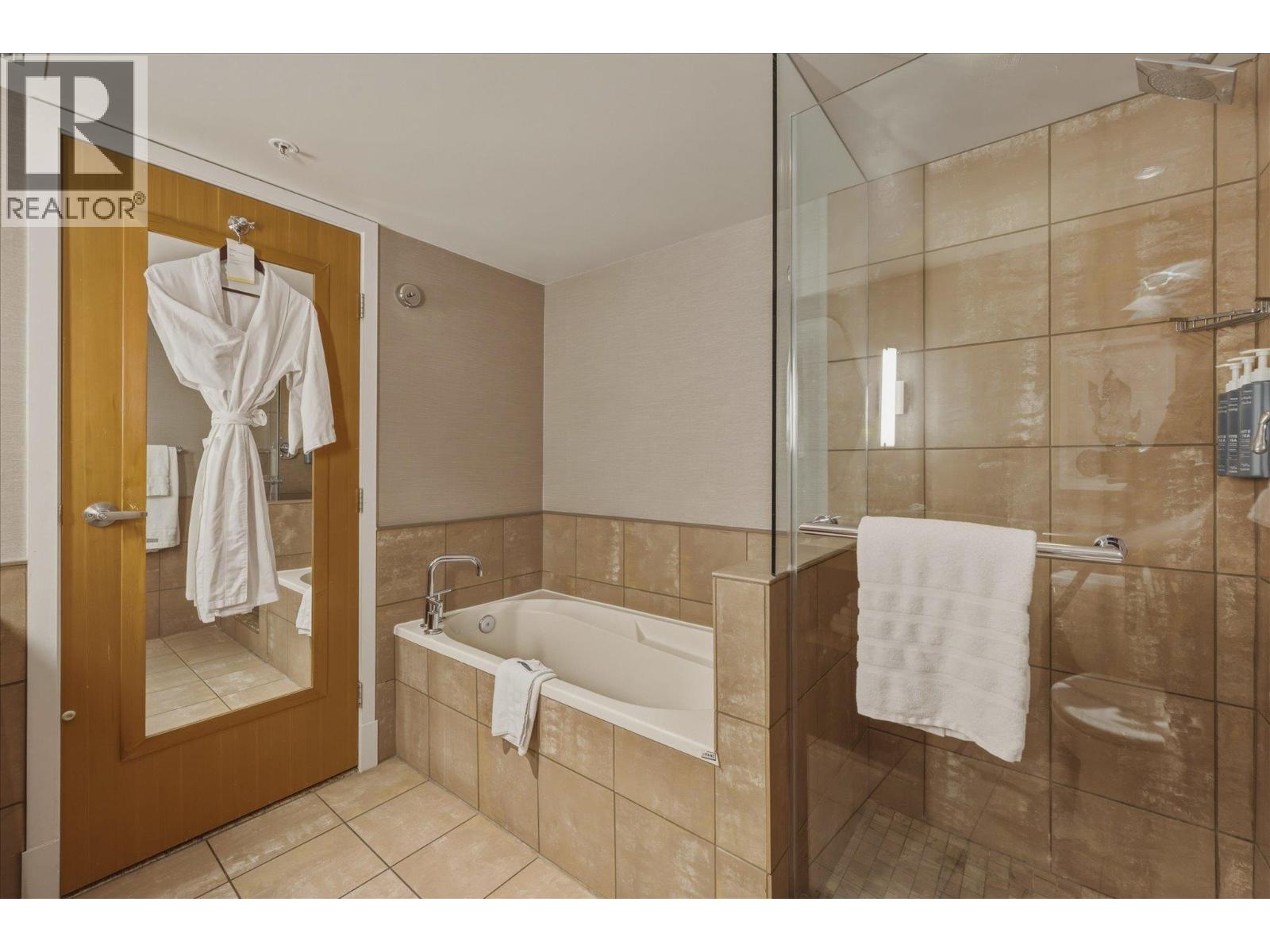 871/872 4090 Whistler Way, Whistler, British Columbia  V8E 1J3 - Photo 16 - R3152538