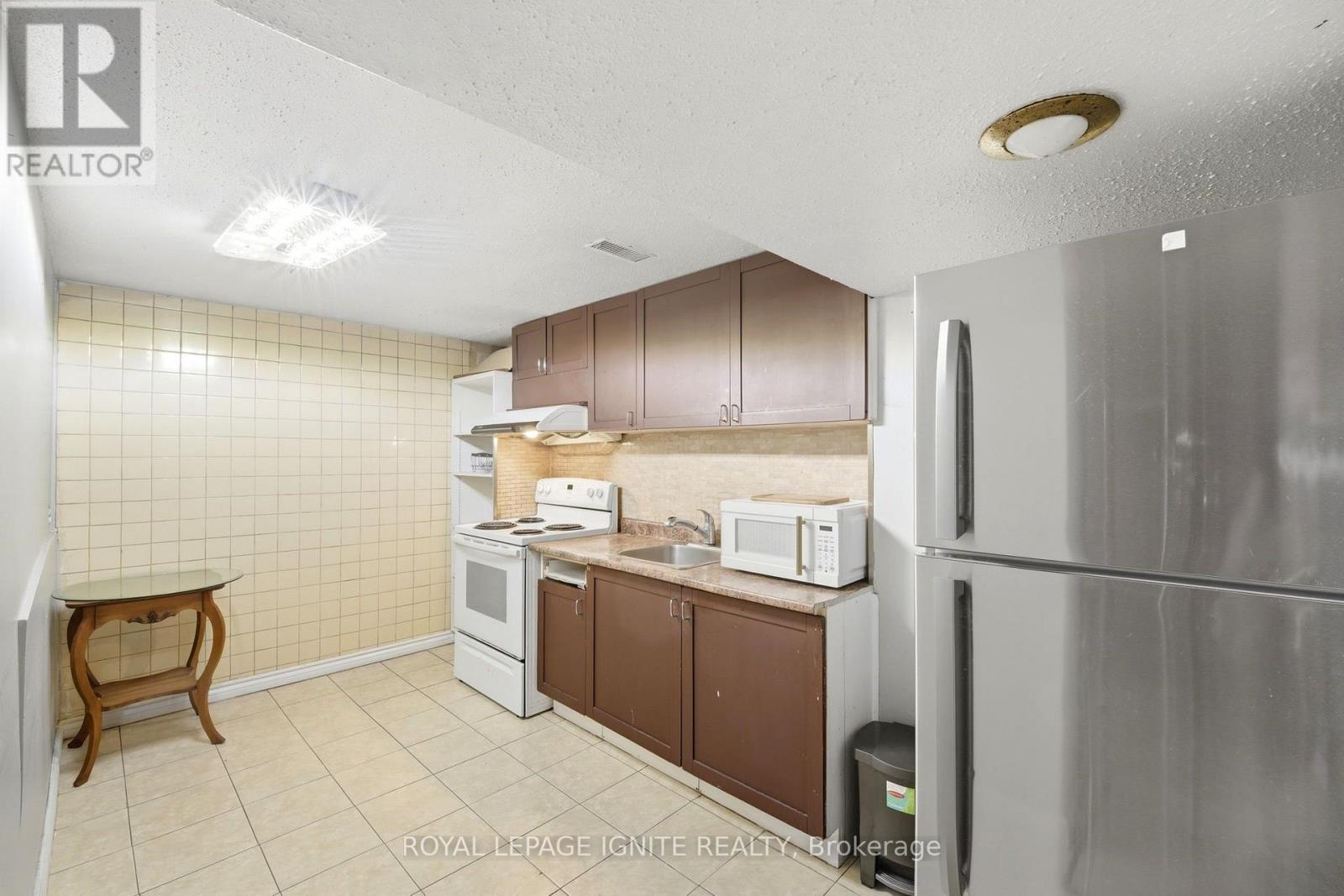 Bsmt - 18 Gloaming Drive, Toronto, Ontario  M1E 2Z3 - Photo 10 - E13654084