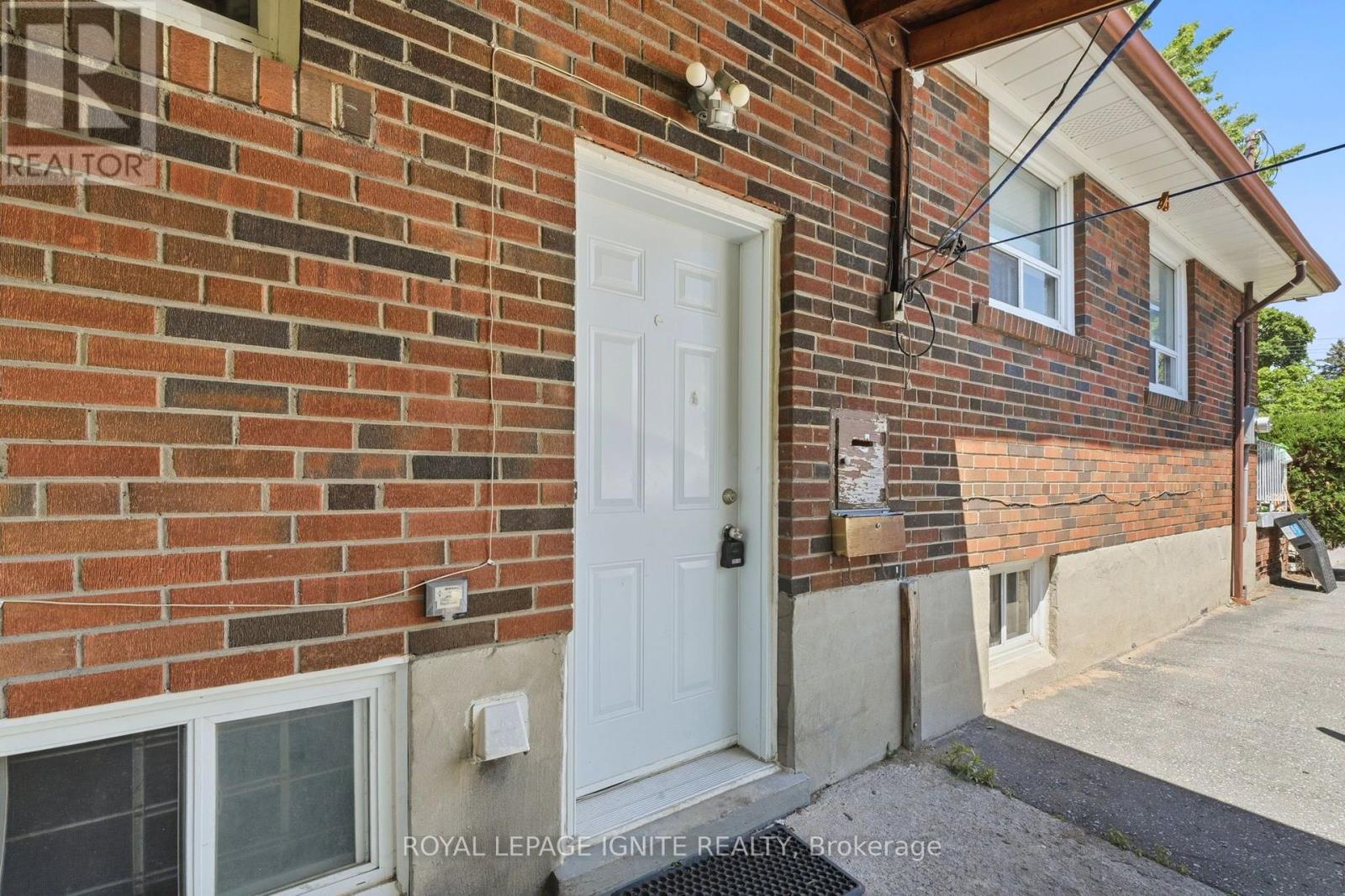 Bsmt - 18 Gloaming Drive, Toronto, Ontario  M1E 2Z3 - Photo 3 - E13654084