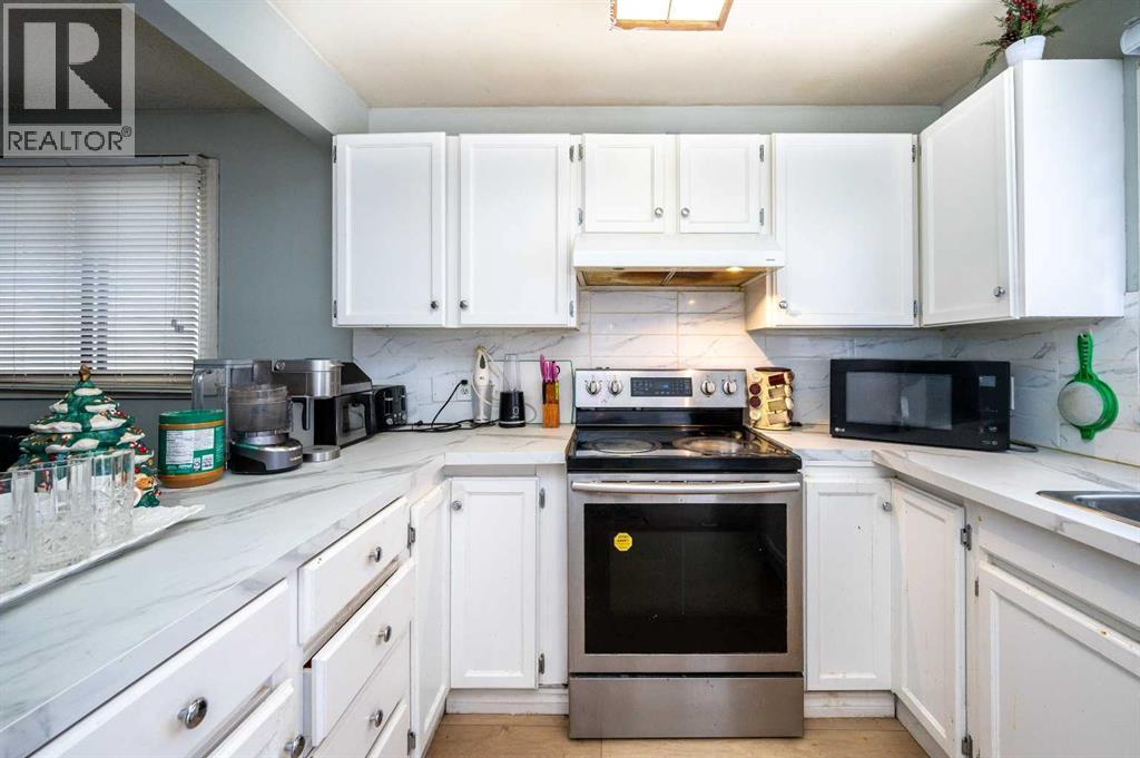 356 Falmere Road NE, Calgary, Alberta  T3J 2Z4 - Photo 4 - A2335689