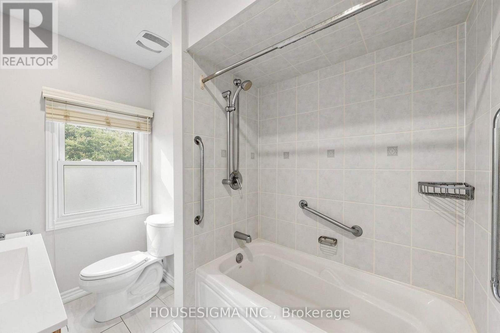 96 Oak Avenue, East Gwillimbury, Ontario  L4N 1A3 - Photo 15 - N13654092
