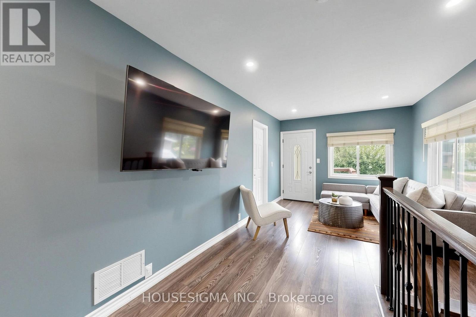 96 Oak Avenue, East Gwillimbury, Ontario  L4N 1A3 - Photo 6 - N13654092