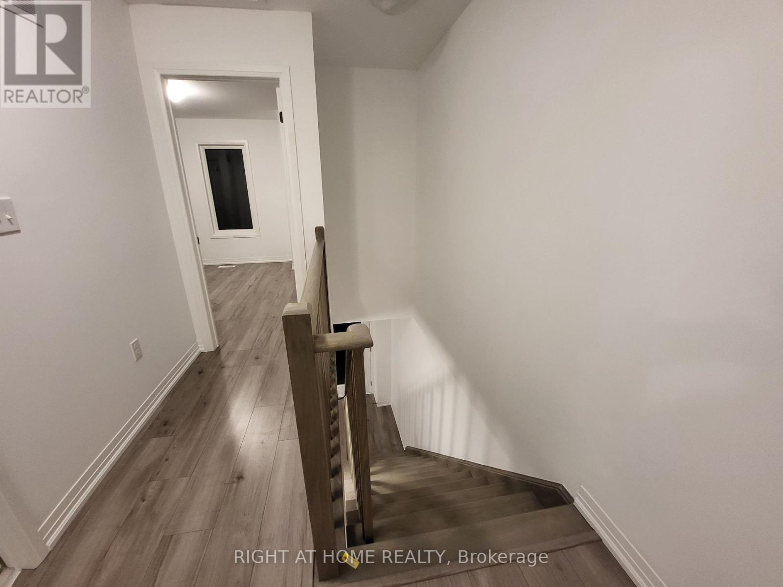 23 Fairlane Avenue, Barrie (Painswick South), Ontario L9J 0N1 - Photo 10 - S13654096