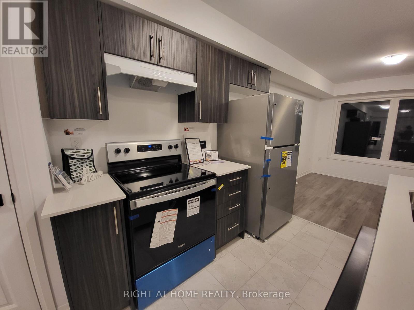 23 Fairlane Avenue, Barrie (Painswick South), Ontario L9J 0N1 - Photo 14 - S13654096