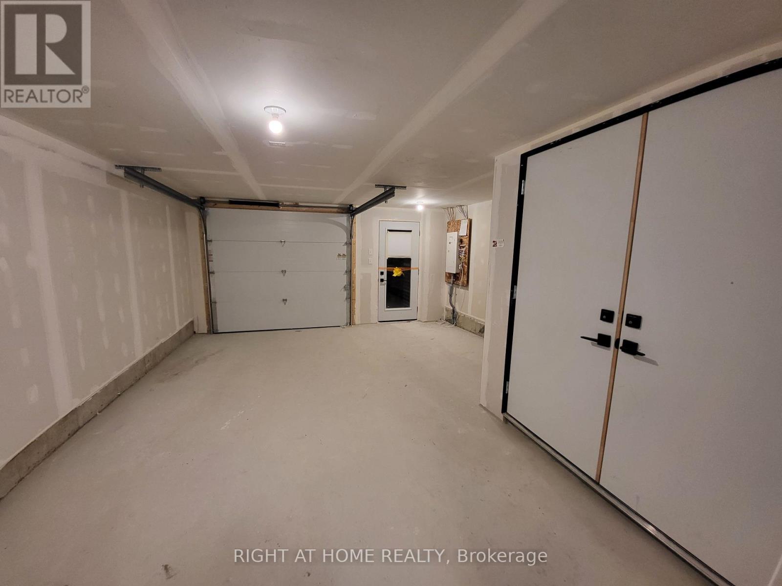 23 Fairlane Avenue, Barrie (Painswick South), Ontario L9J 0N1 - Photo 17 - S13654096