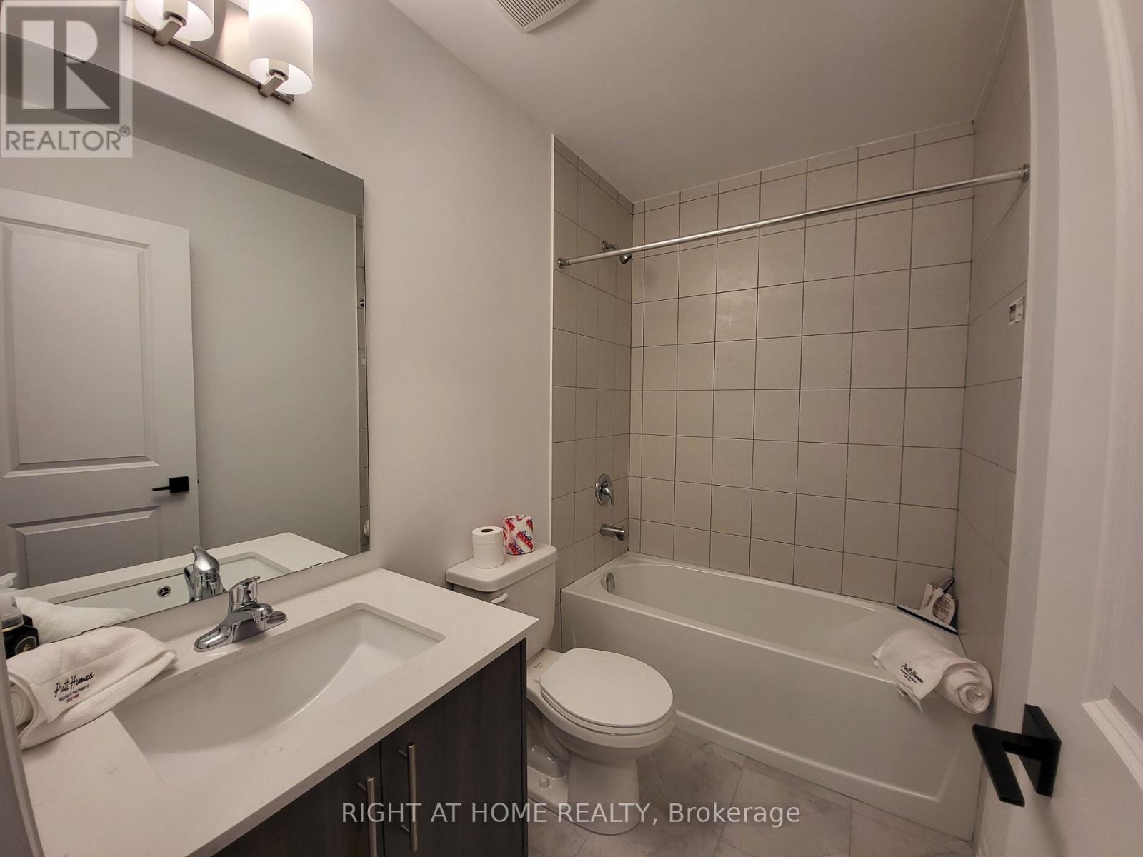 23 Fairlane Avenue, Barrie (Painswick South), Ontario L9J 0N1 - Photo 7 - S13654096
