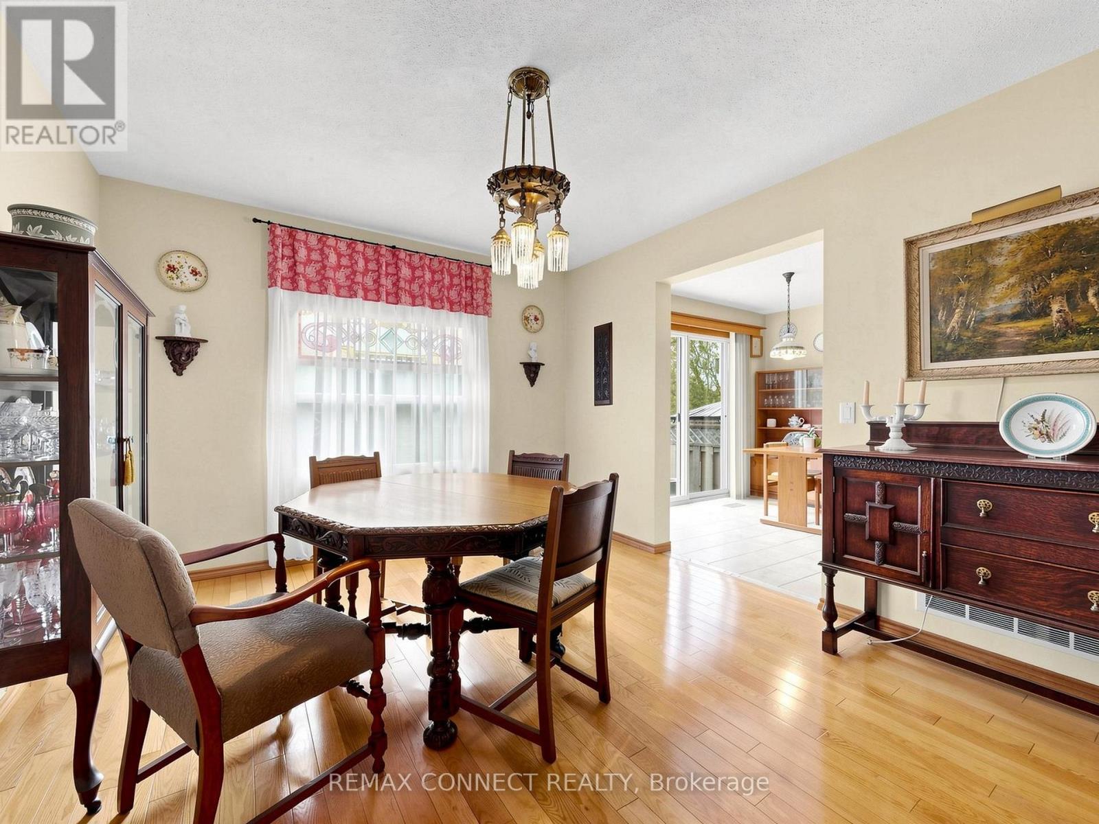 60 Starspray Boulevard, Toronto, Ontario M1C 4P3 - Photo 5 - E13606096