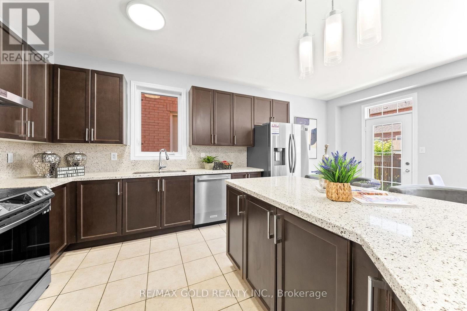 54 Blazing Star Drive, Brampton, Ontario  L6R 3E7 - Photo 17 - W13654032
