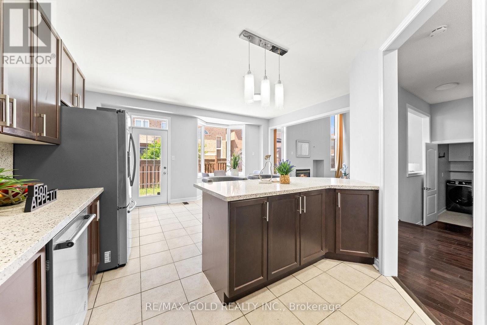 54 Blazing Star Drive, Brampton, Ontario  L6R 3E7 - Photo 18 - W13654032