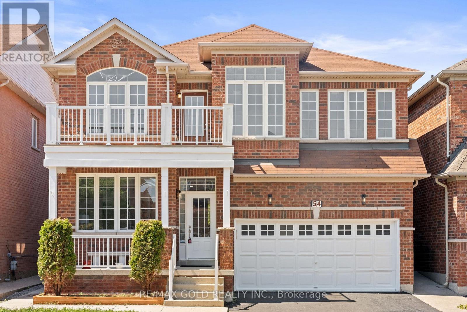 54 Blazing Star Drive, Brampton, Ontario  L6R 3E7 - Photo 2 - W13654032