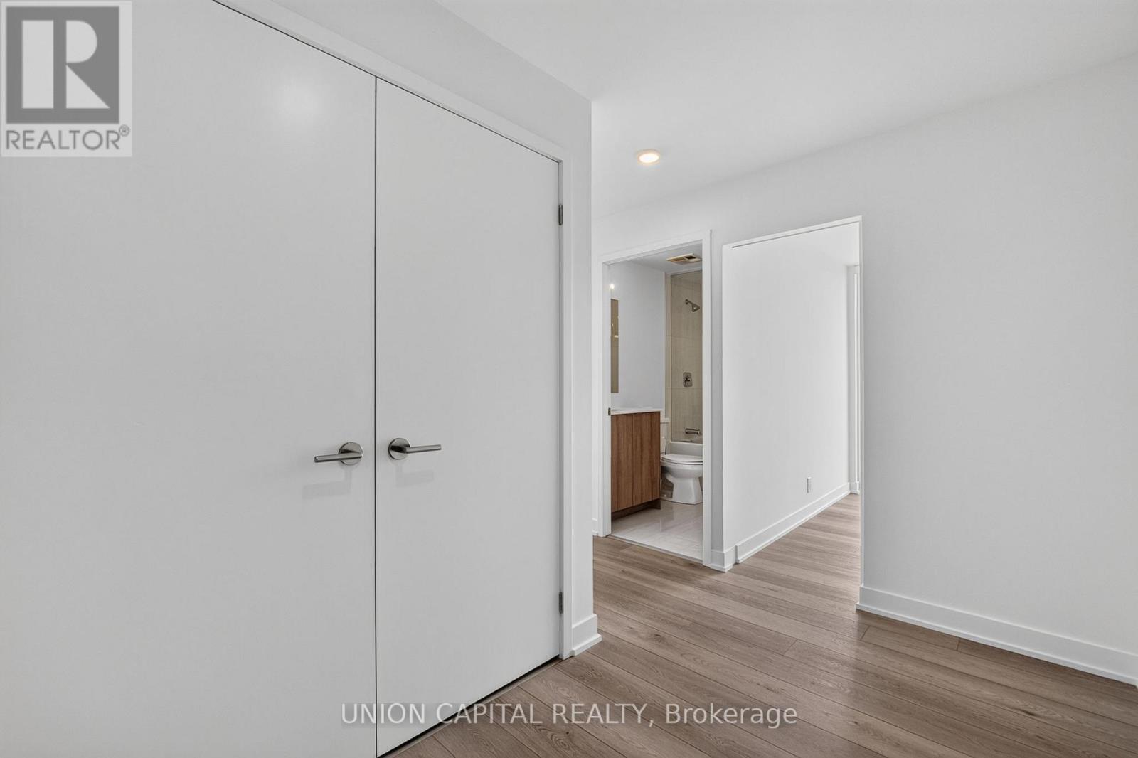 910 - 1660 Bloor Street W, Toronto, Ontario  M6P 0C6 - Photo 3 - W13654042