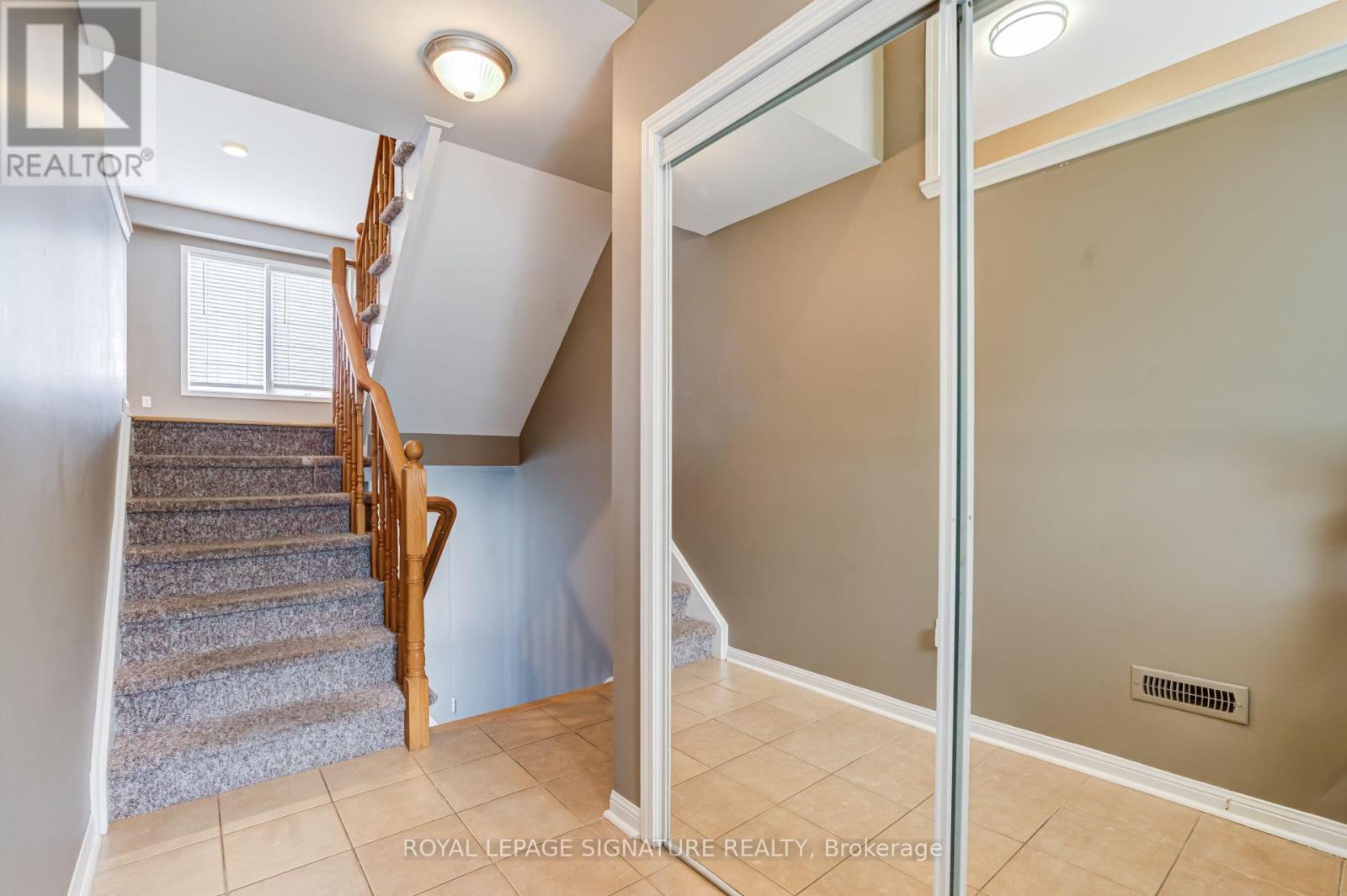 250 Richvale Drive S, Brampton, Ontario  L6Z 4W2 - Photo 3 - W13654106