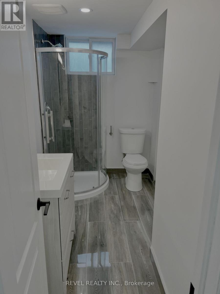 Lower - 636 Scarlett Road S, Toronto, Ontario  M9P 2S9 - Photo 18 - W13654112