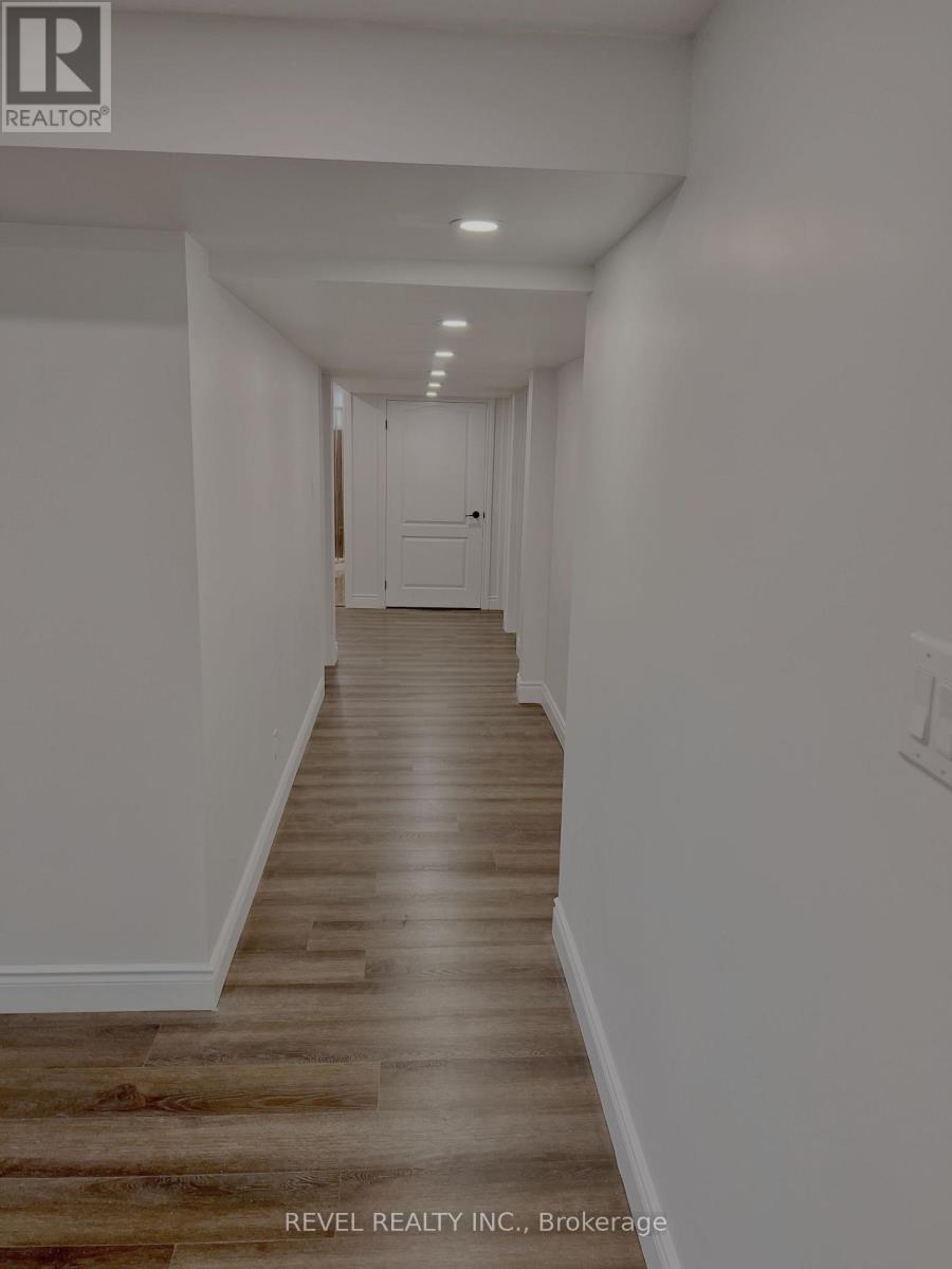 Lower - 636 Scarlett Road S, Toronto, Ontario  M9P 2S9 - Photo 5 - W13654112