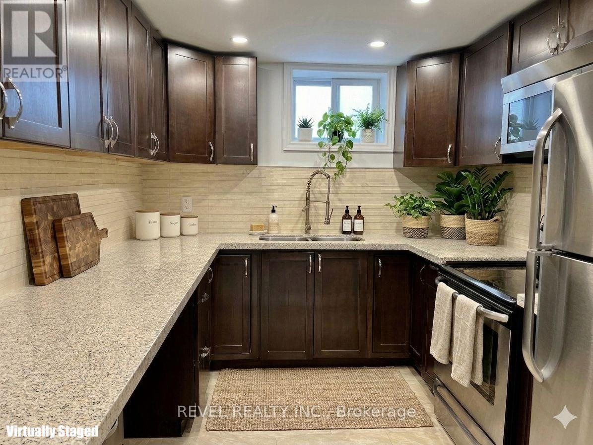 Lower - 636 Scarlett Road S, Toronto, Ontario  M9P 2S9 - Photo 6 - W13654112