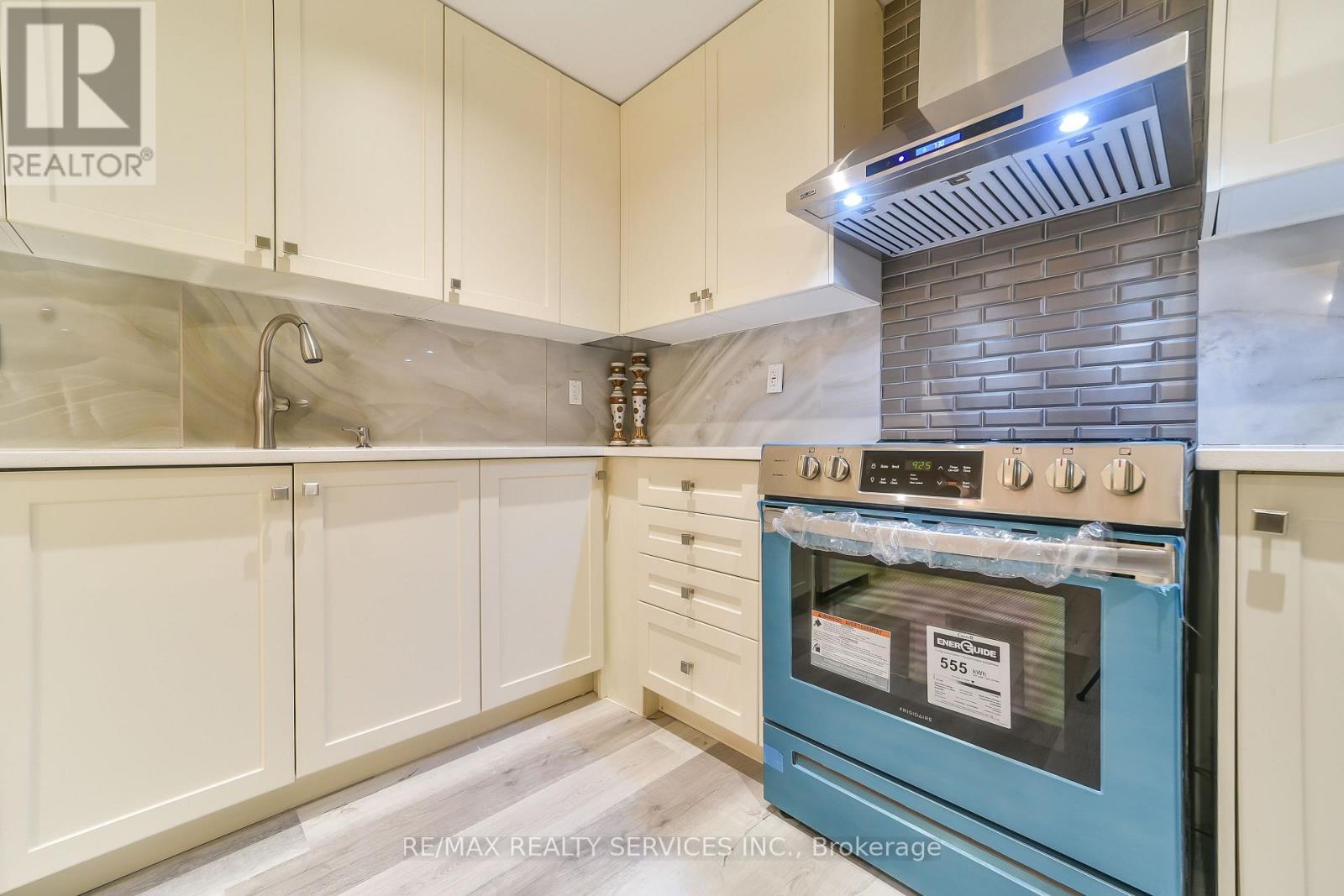 Bsmt - 20 Malaspina Close, Brampton, Ontario  L6Y 6E2 - Photo 21 - W13654114