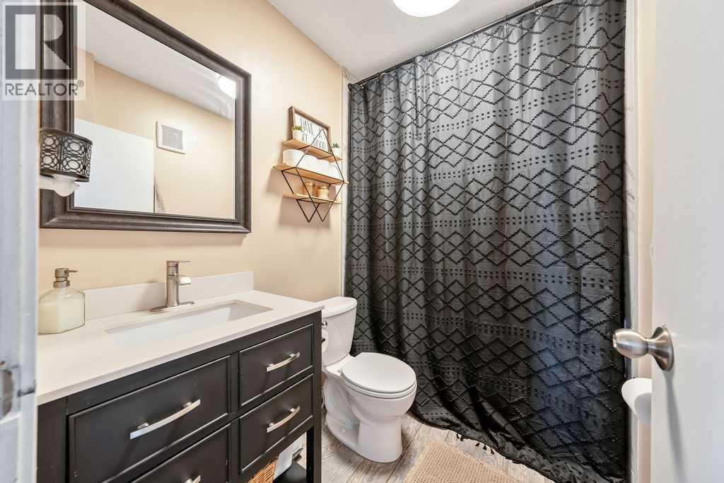 101 S Railway Street, Okotoks, Alberta  T1S 1K6 - Photo 9 - A2334912