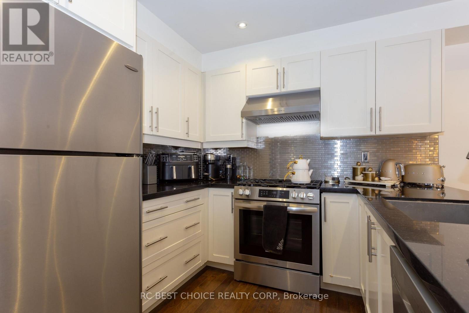 68 Carron Avenue, Vaughan, Ontario  L6A 1Y6 - Photo 8 - N13628264