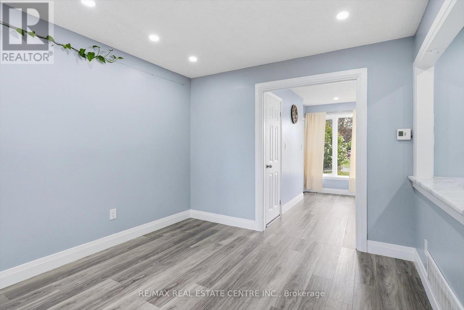 Main - 33 Garside Crescent, Brampton, Ontario  L6S 1H5 - Photo 17 - W13654068