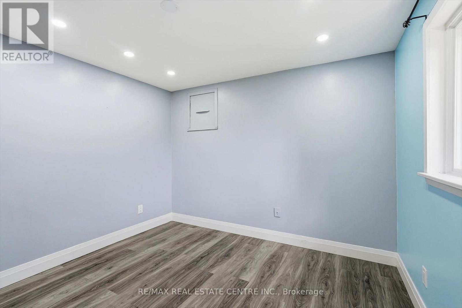 Main - 33 Garside Crescent, Brampton, Ontario  L6S 1H5 - Photo 23 - W13654068