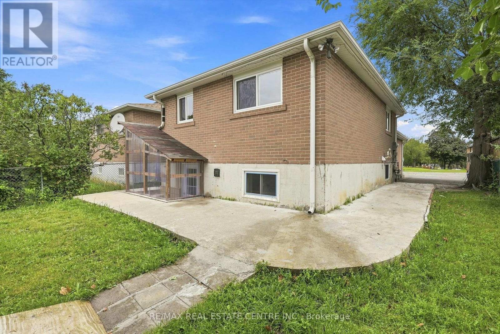 Main - 33 Garside Crescent, Brampton, Ontario  L6S 1H5 - Photo 31 - W13654068