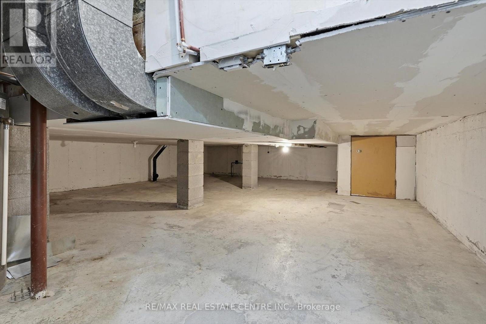 Main - 33 Garside Crescent, Brampton, Ontario  L6S 1H5 - Photo 33 - W13654068