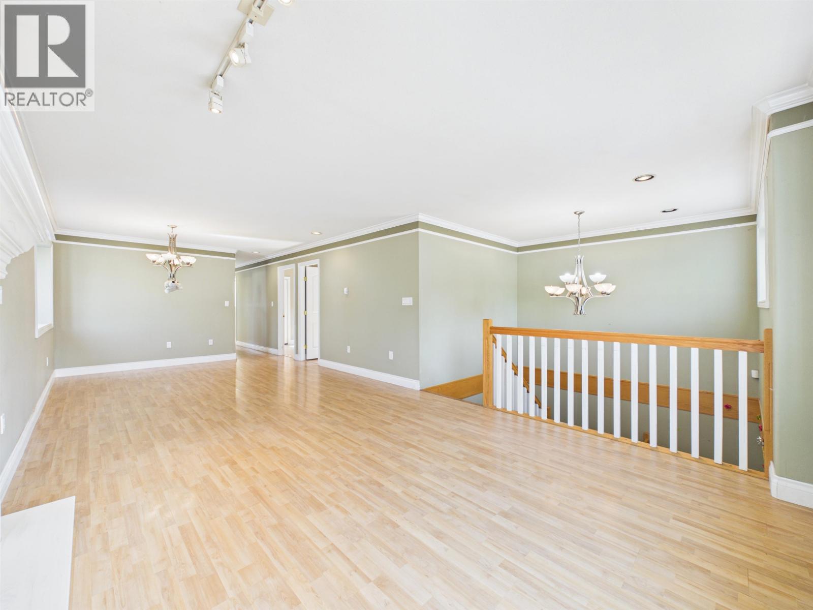 7698 14th Avenue, Burnaby, British Columbia  V3N 2A6 - Photo 3 - R3153936
