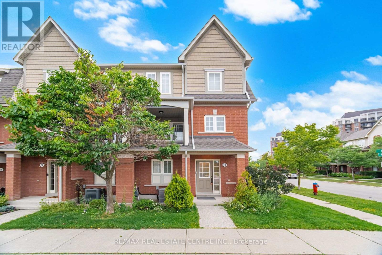 10 - 2360 PARKHAVEN BOULEVARD