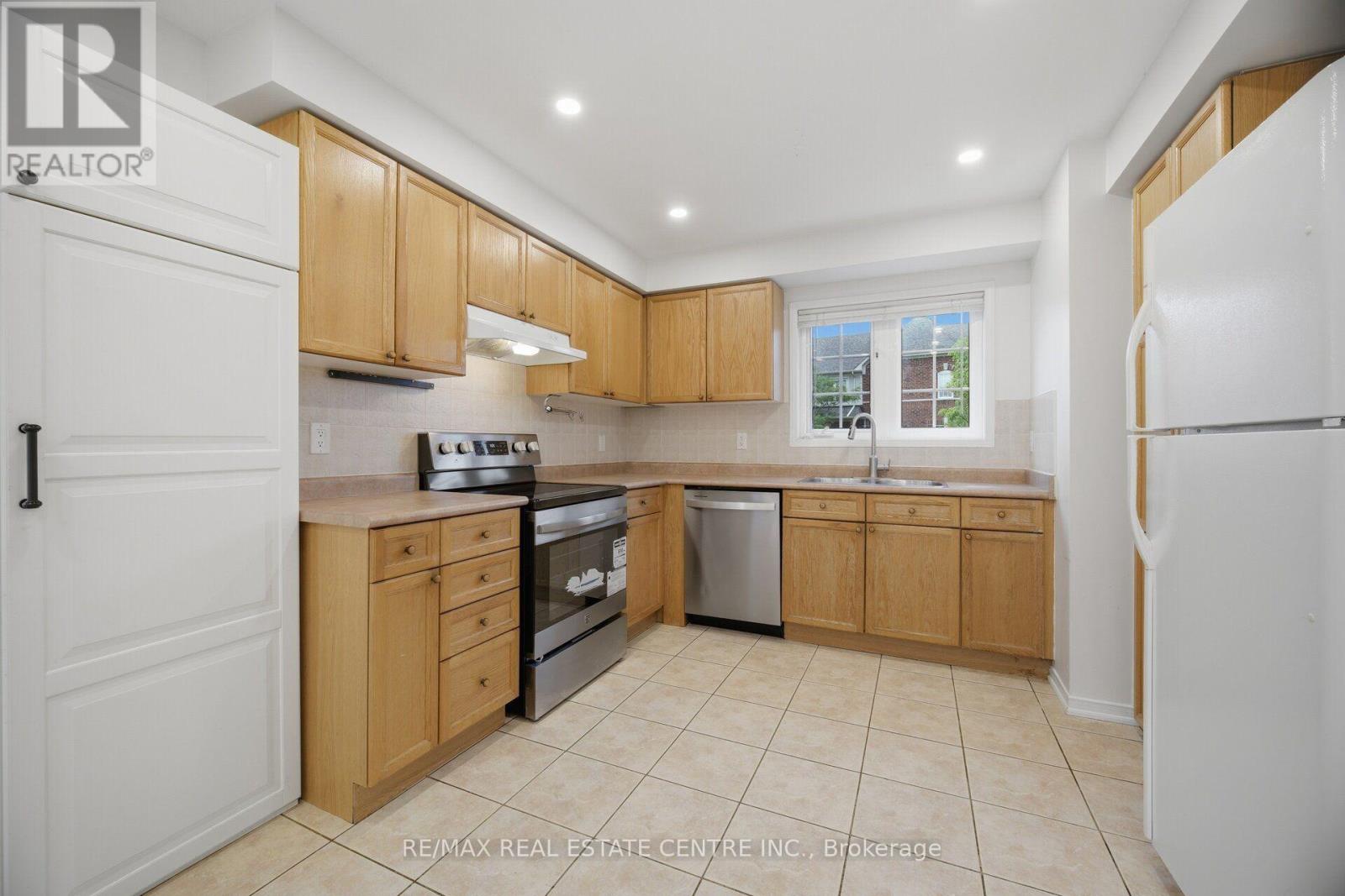 10 - 2360 Parkhaven Boulevard, Oakville, Ontario L6H 7S6 - Photo 17 - W13654154